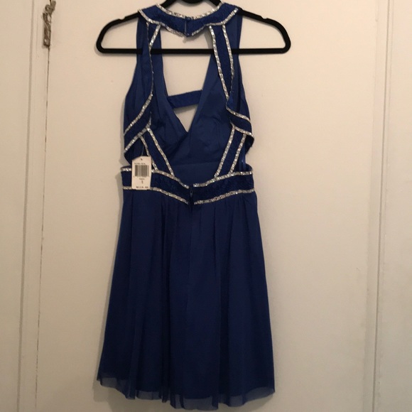 Formal blue dress - Picture 2 of 7